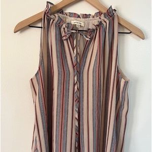 Beautiful sleeveless blouse like new!